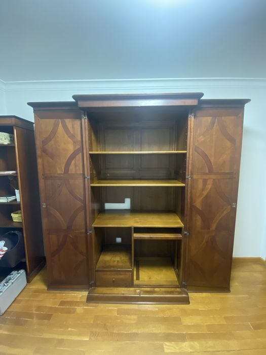 Biblioteca em Madeira maciça com Secretária e Arrumação