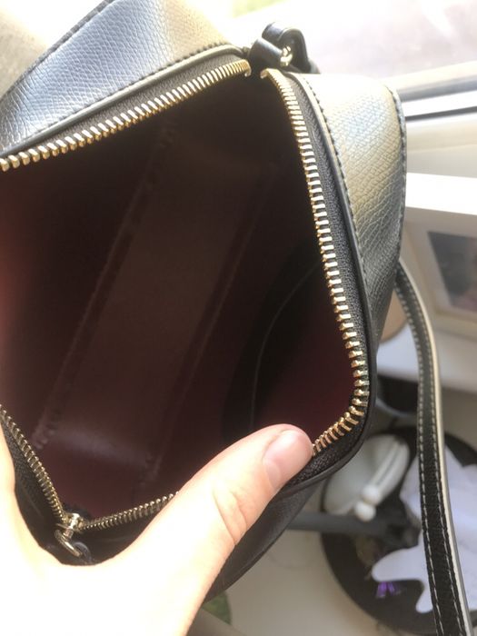 Emporio Armani torebka czarna, mała. Frida mini camera