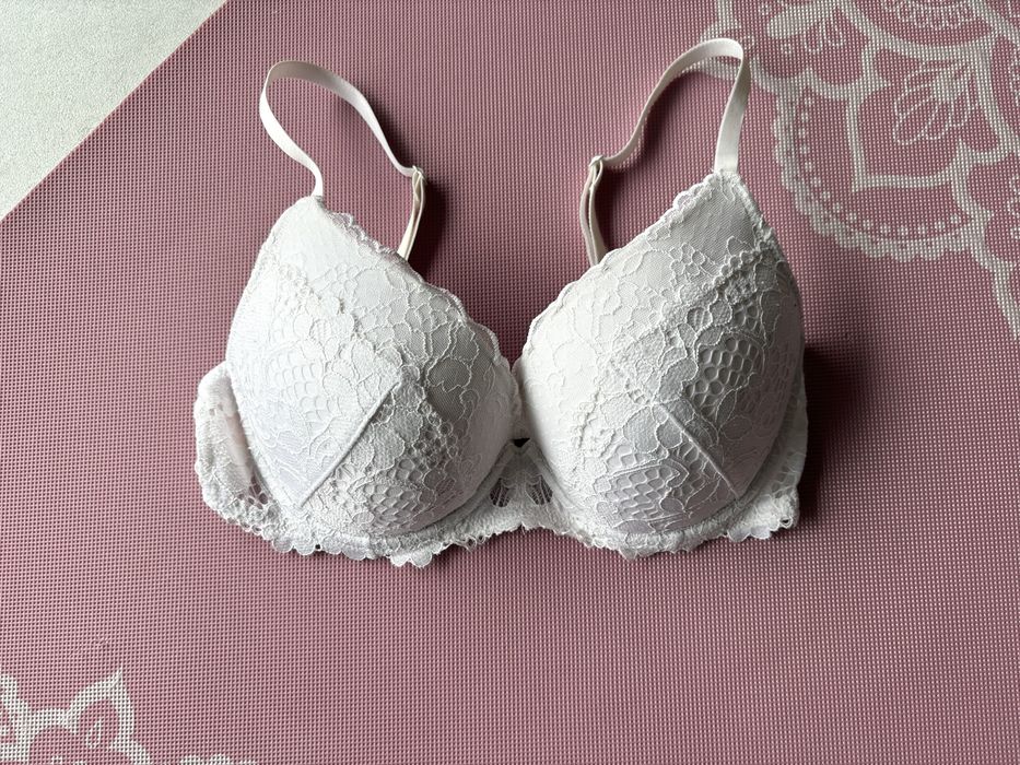 Biały koronkowy biustonosz push up H&M 70D stanik