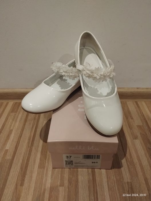 Buty dziewczęce na komunię