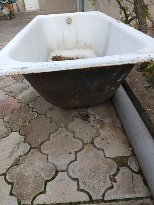 Продается чугунная ванна