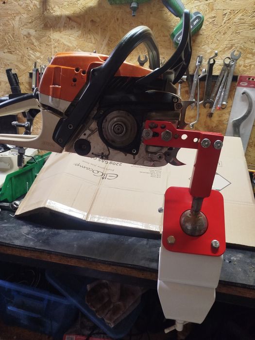Mocowanie, uchwyt serwisowy na piły Stihl, Husqwarna i nie tylko.