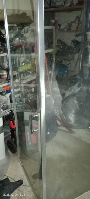 Resguardo de vidro as medidas 80x80x 190 de altura