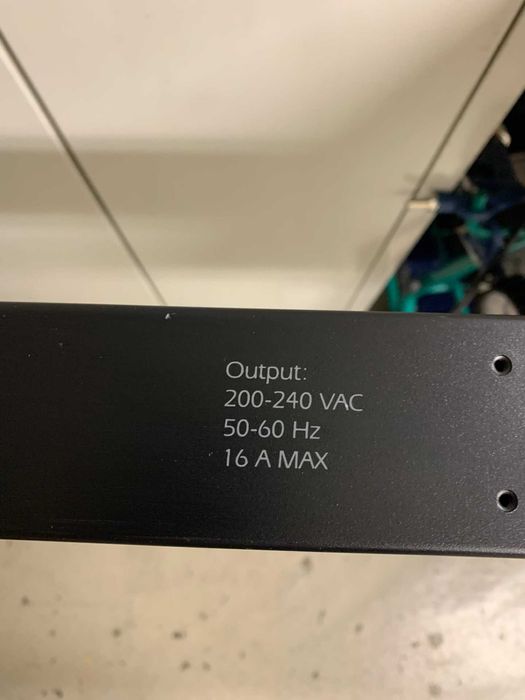 APC Rack Power Distribution Unit64740304726401121