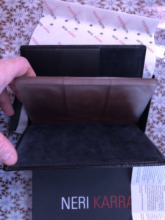 Визитница Neri karra