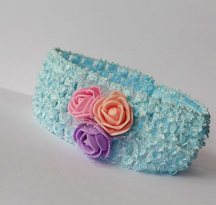 Ażurowa opaska miękka na jesień delikatna z różyczkami piankowymi