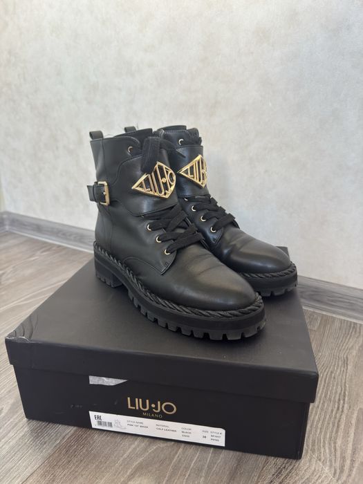 Шкіряні черевики бренду Liu Jo