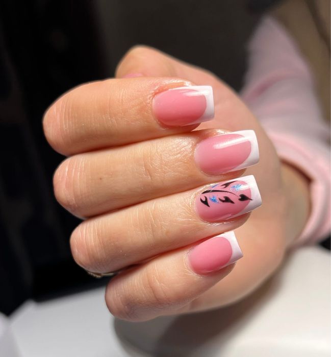 Манікюр / Педикюр Ладижин