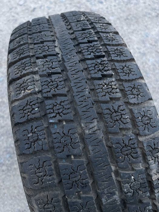 шина toya  бу зима