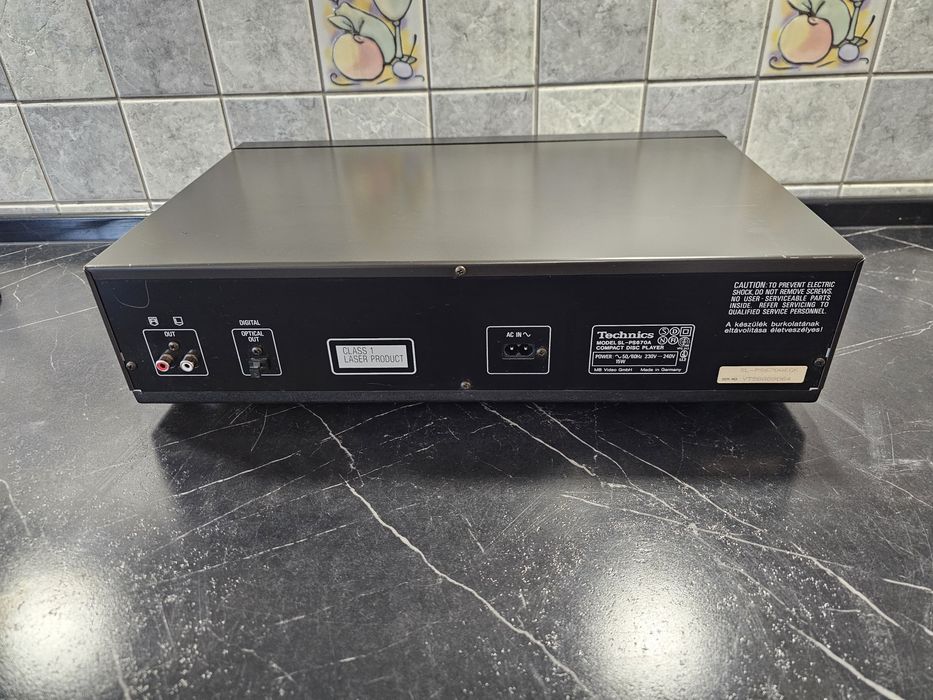 Odtwarzacz CD Technics SL-PS670A pilot