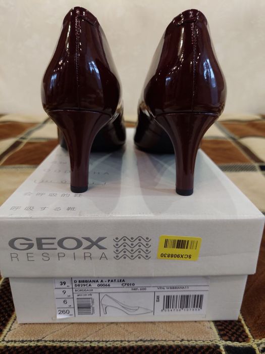 Продам жіночі туфлі ( човники)