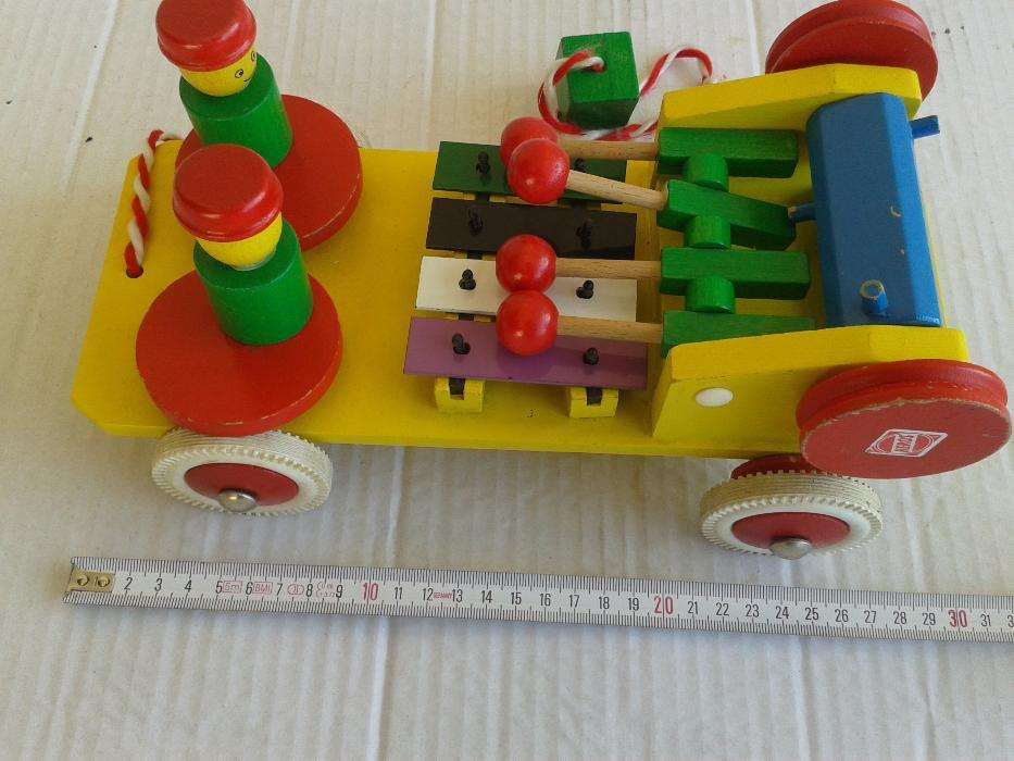 Brinquedo Musical de Madeira