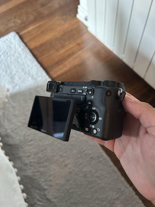 Sony Alpha A6400 + Objetiva 16-50mm OSS | Como Nova | Caixa e Acessórios