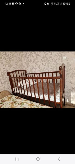 Продам дитяче ліжечко в хорошому стані.