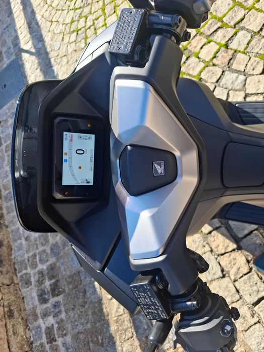 Honda PCX- DX 670km 2025