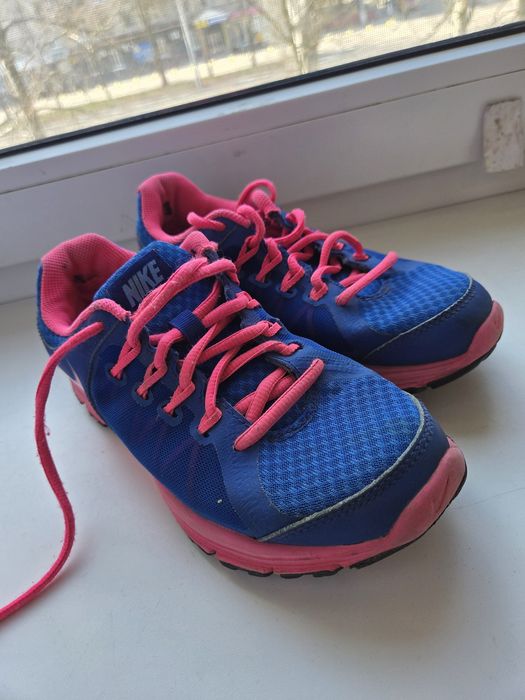Кросівки найк Nike в гарному стані 36