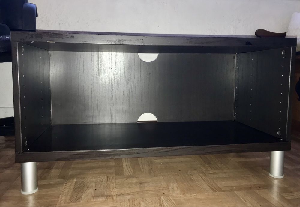 Mesa para televisao IKEA de Madeira com Pes metalicos (M.B. Condições)