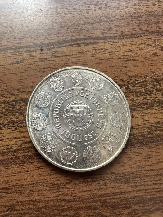 Moeda, o homem e o seu cavalo. 2000. Mil escudos.