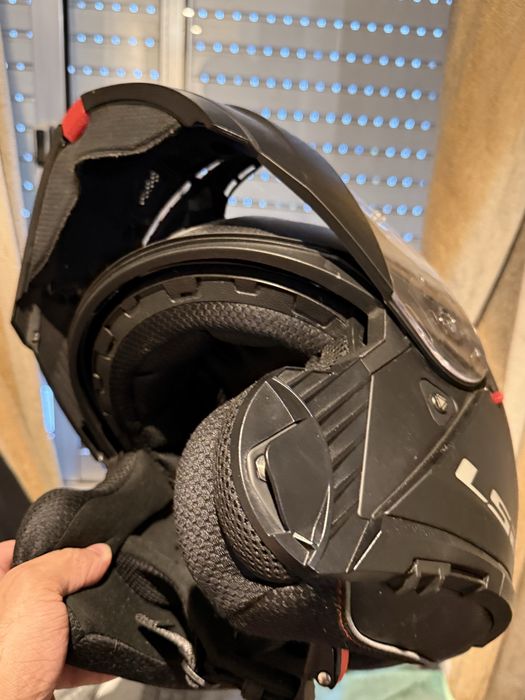 Vendo dois capacetes ls2