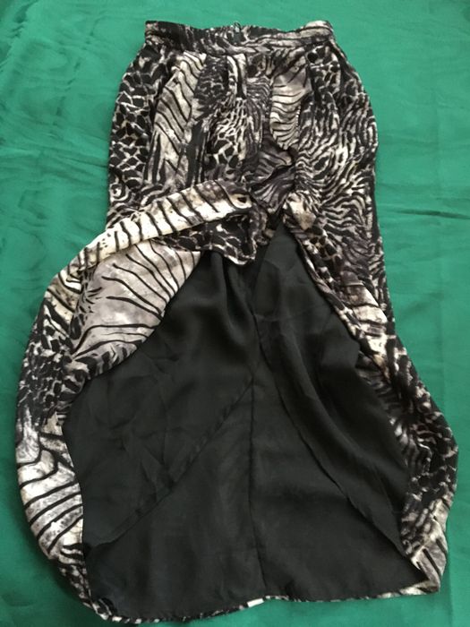 H&M, 36, spódnica maxi, asymetryczne wycięcie, warstwowa z podszewką