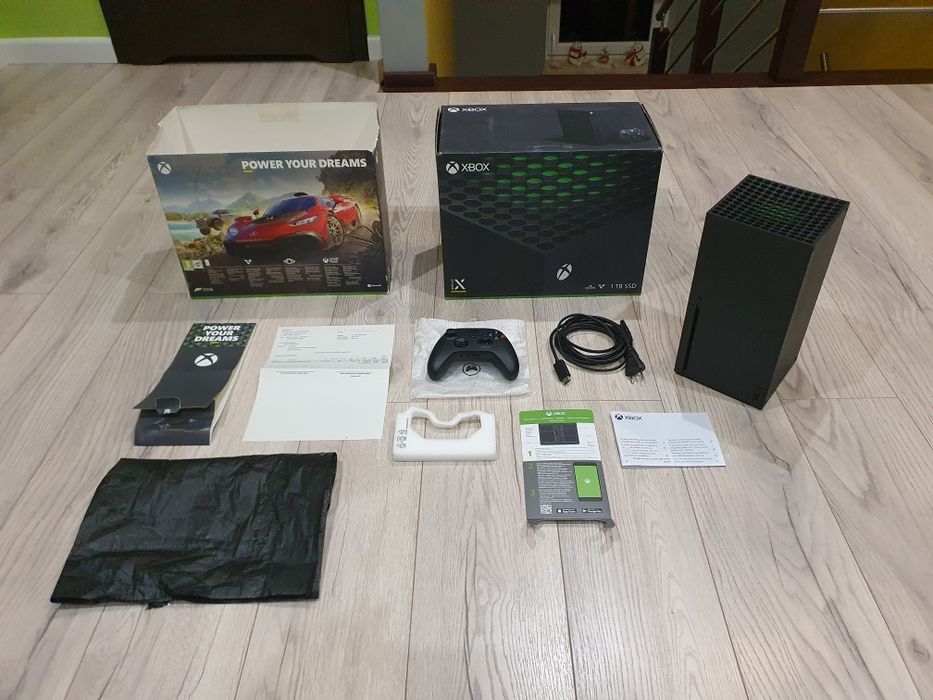 Xbox Series X 1TB SSD z napędem FC 26 Fortnite Cały Komplet DUŻO GIER