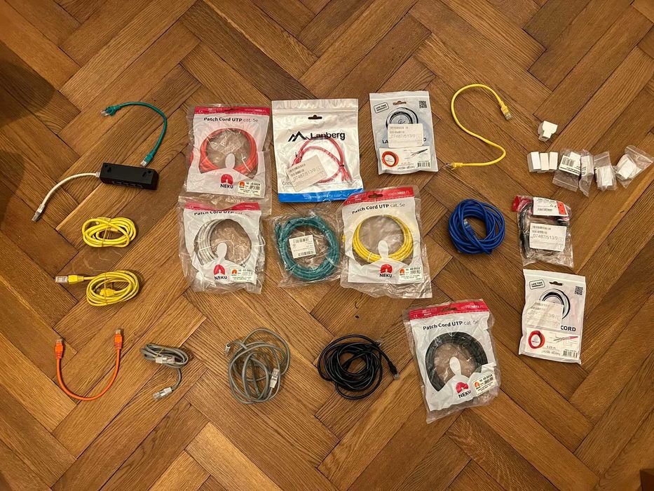 Zestaw kabli sieciowych i akcesoriów RJ45