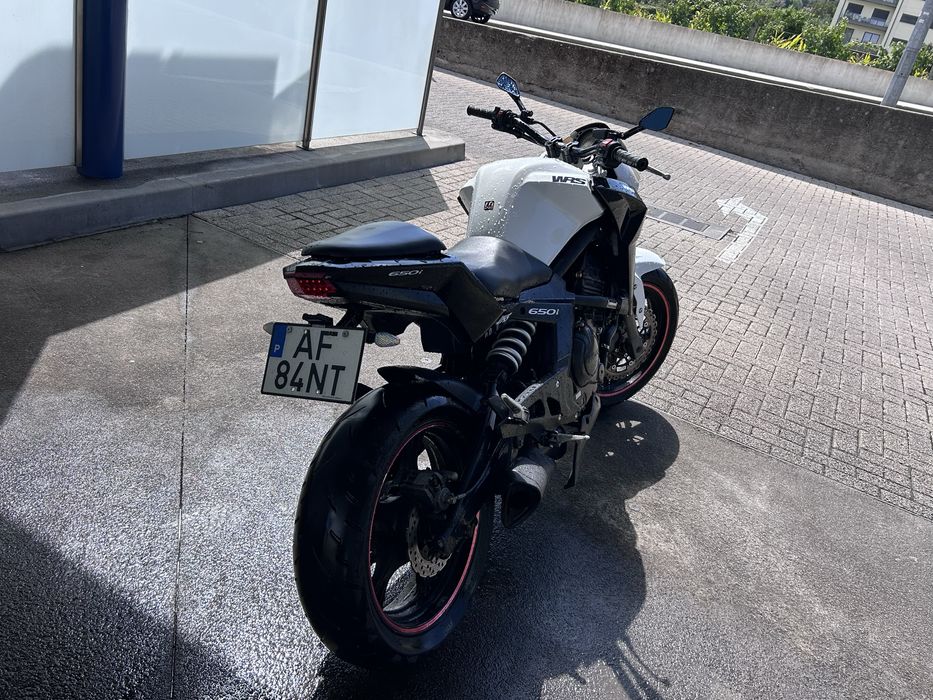 Vendo Cf moto NK650 i