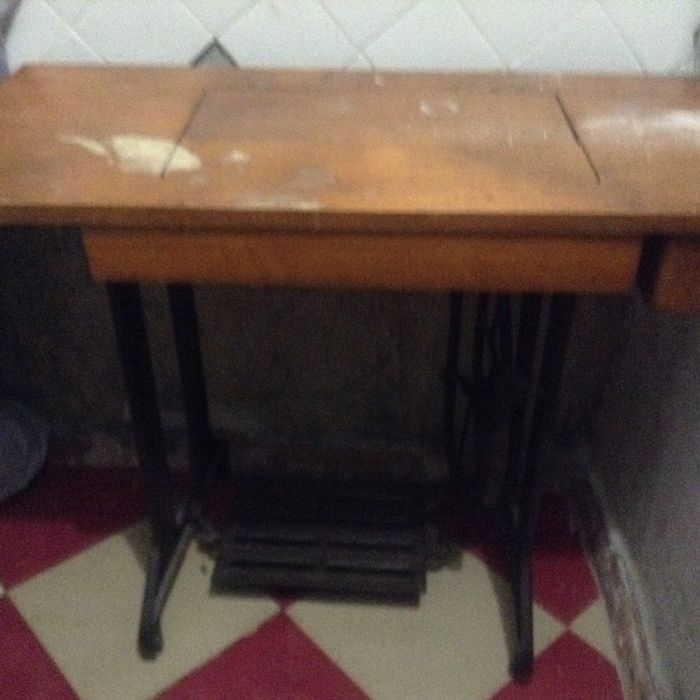 Продам швейную машинку