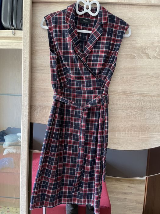 Elegancka sukienka w kratkę Mohito rozmiar 34
