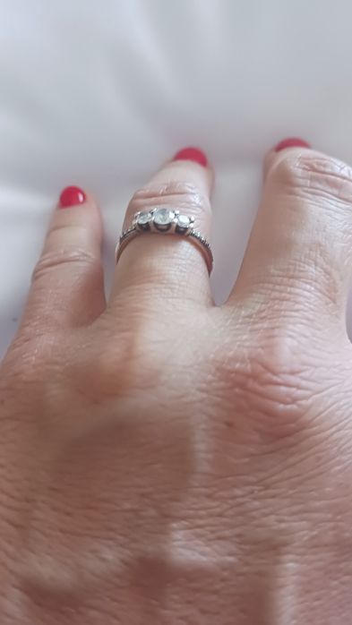 Anel pandora original em prata com 3 pedras
