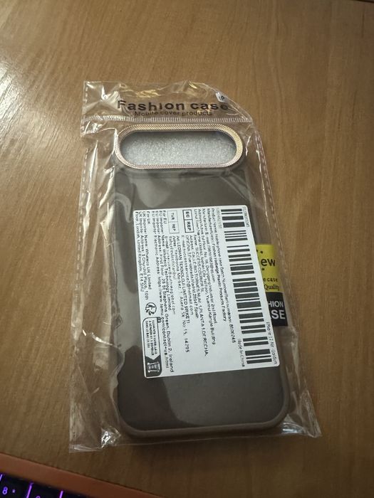 Продам чохол новий на айфон 17