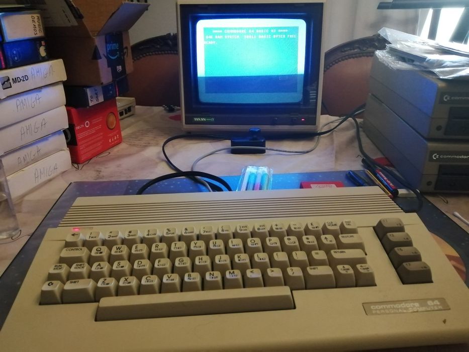 Monitor Taxan a cores para retro gaming