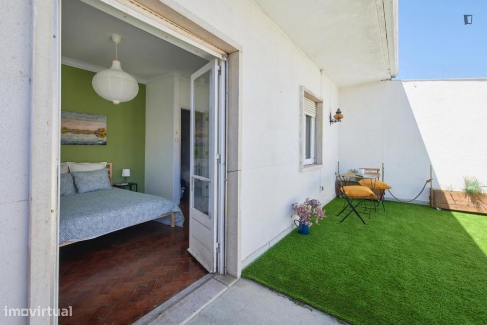 Quarto - localizado em Arroios Lisbon