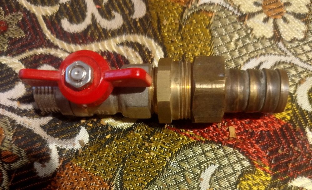 Кран шаровий латунний