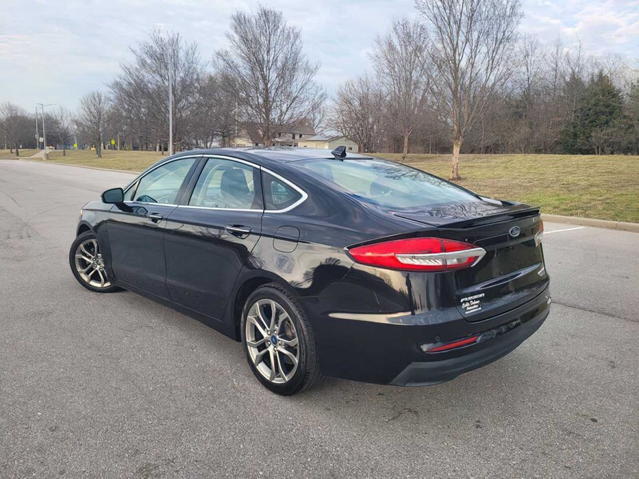 Ford Fusion Titanium      2020
