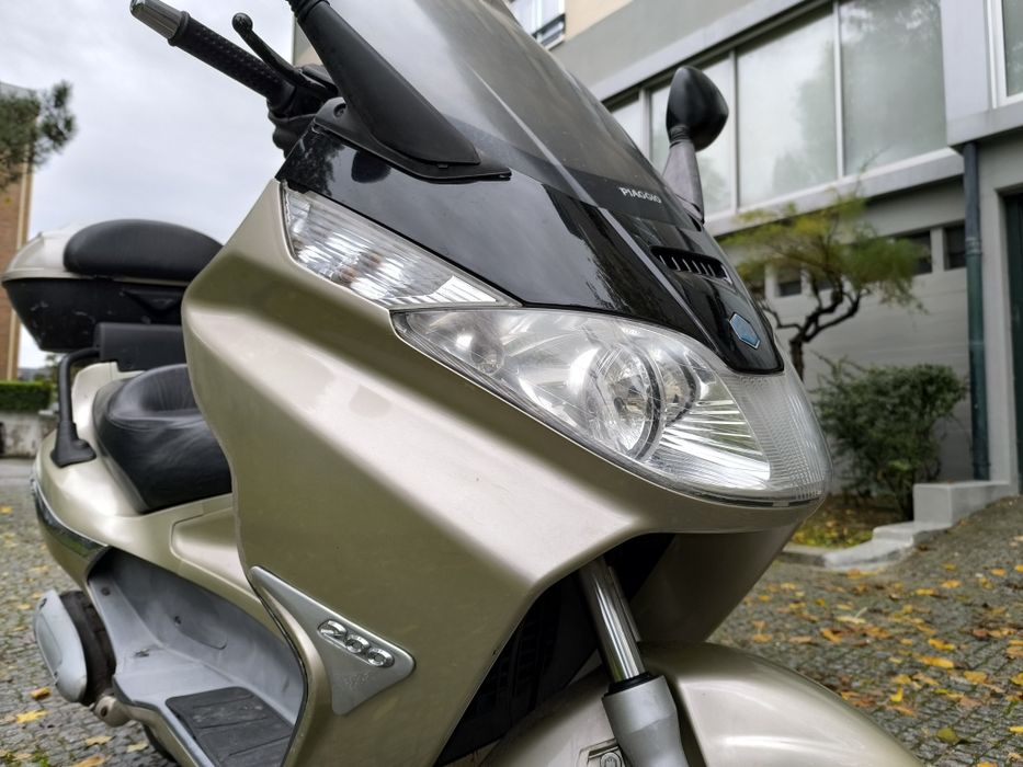 Scooter Piaggio X8 200 de 2004 inclui Top Case Piaggio