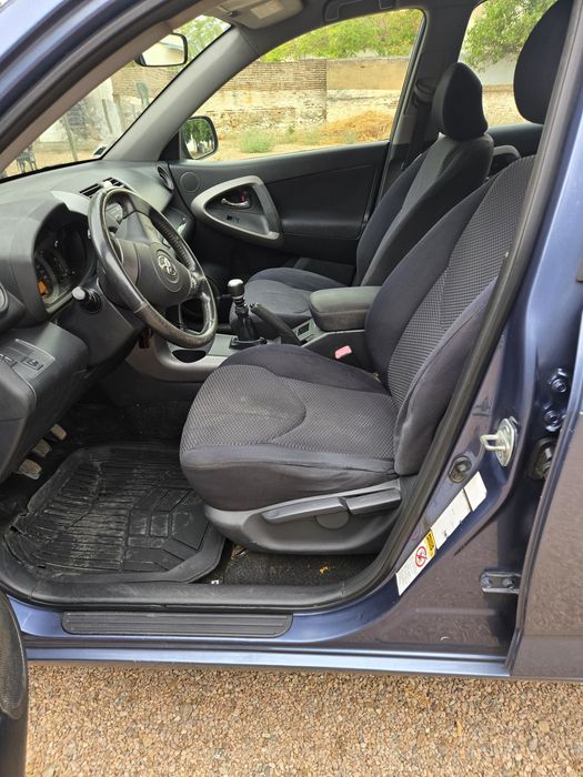 Toyota RAV4 2.2D-4D 177CV 4x4 - 2006 — photo 5