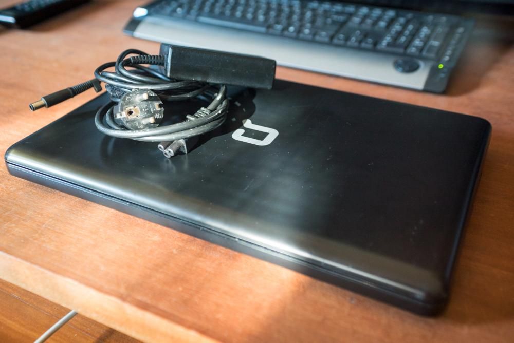 Portátil HP Compaq Presario CQ57 para peças