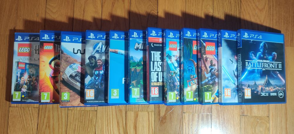 PS4 Pro 1TB + 12 jogos (Bom Estado)