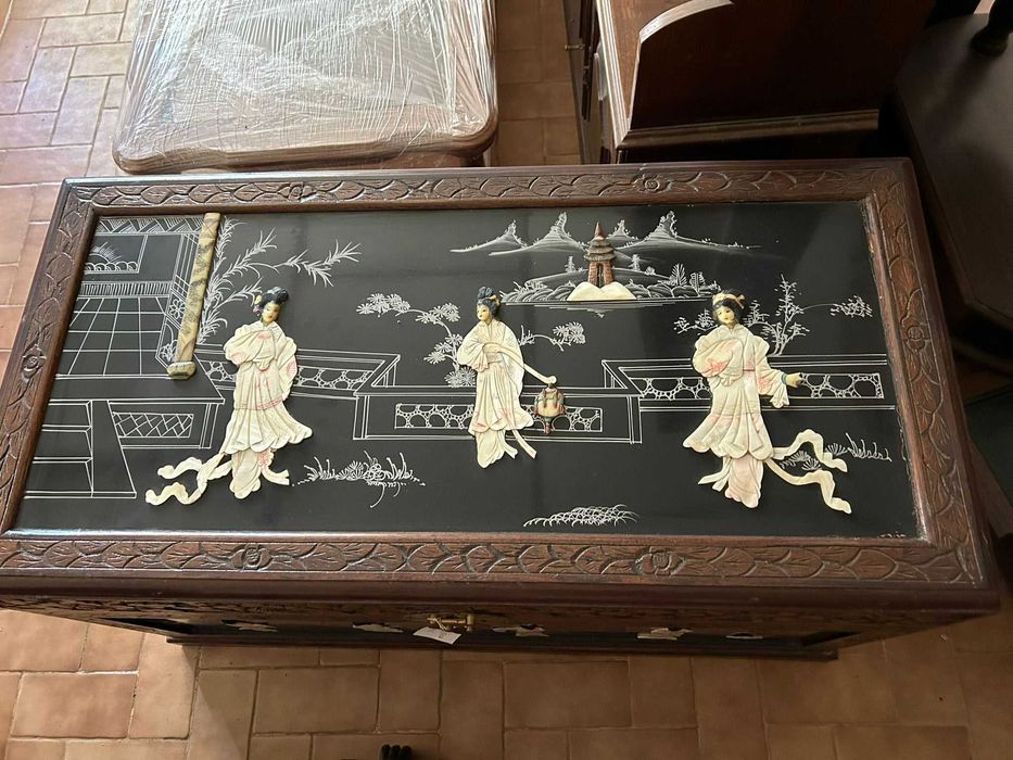 Arca com figuras chinesas madrepérola nova