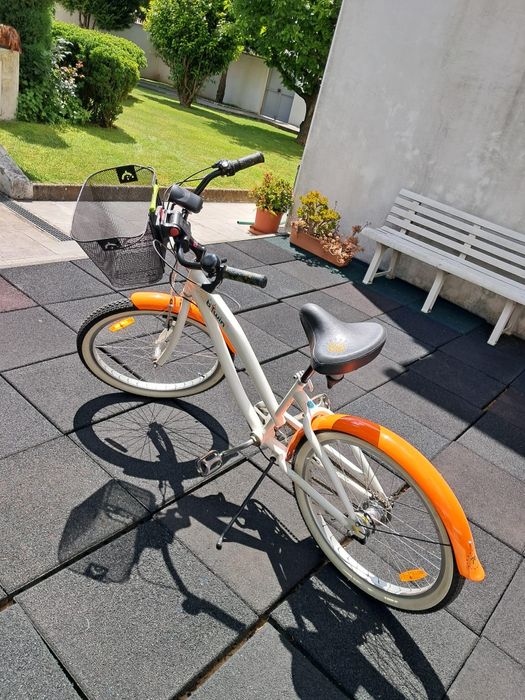 Bicicleta de cidade BTWIN como nova
