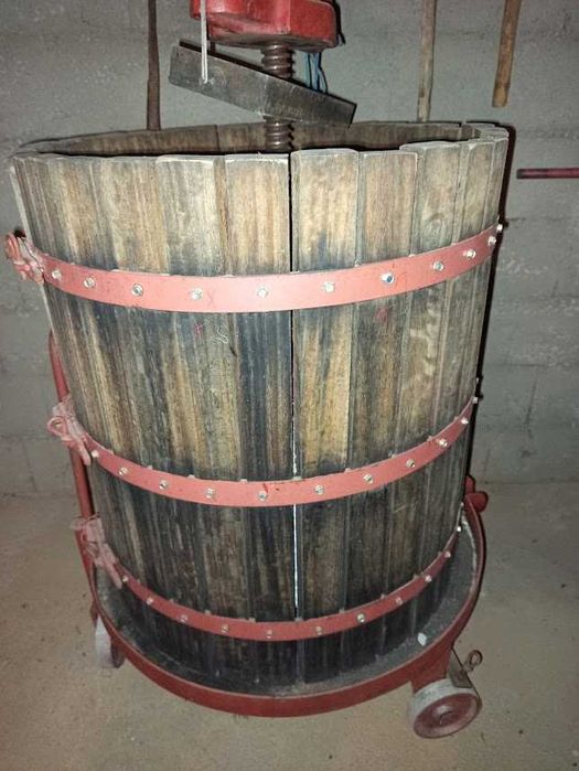 prença de Uvas como nova