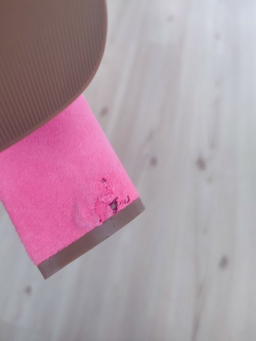 Czółenka na słupku 40