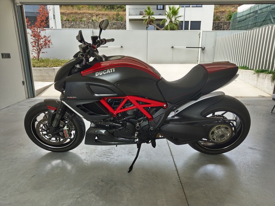 Ducati Diavel Carbon Nacional | Revisões Ducati | Como Nova