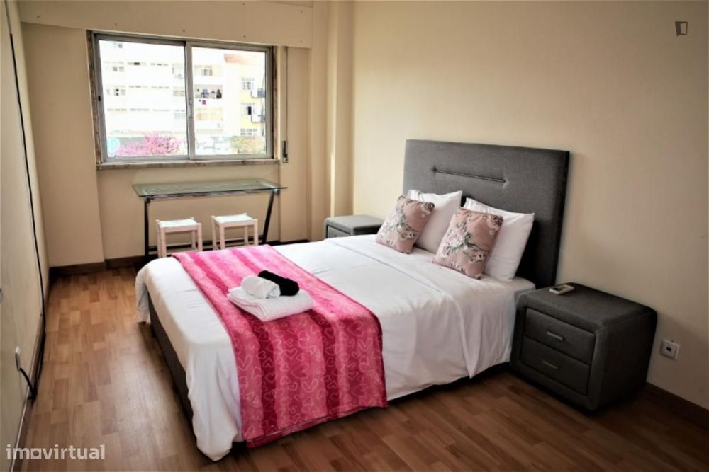 Quarto - localizado em Roma-Areeiro Lisbon