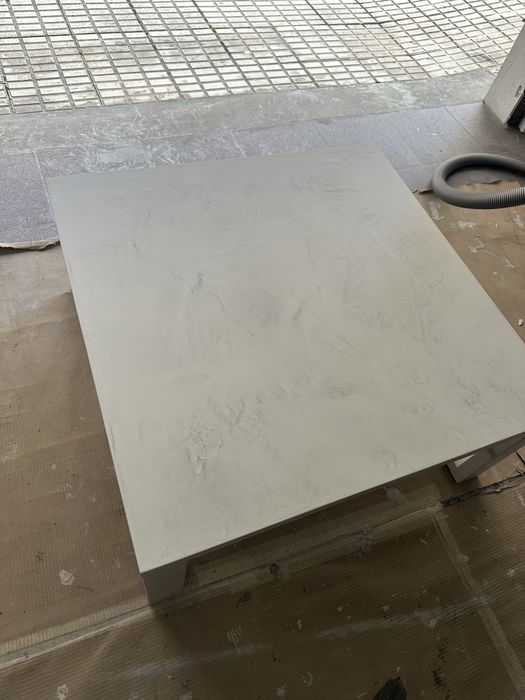 Mesa de centro em microcimento