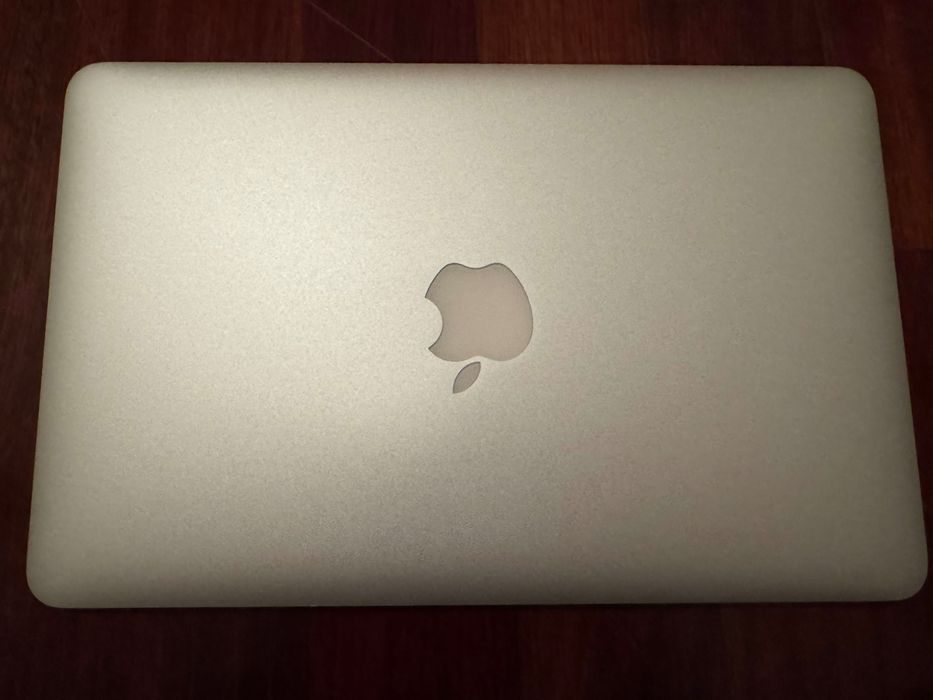 Macbook Air 11’’ (2015) – Excelente estado