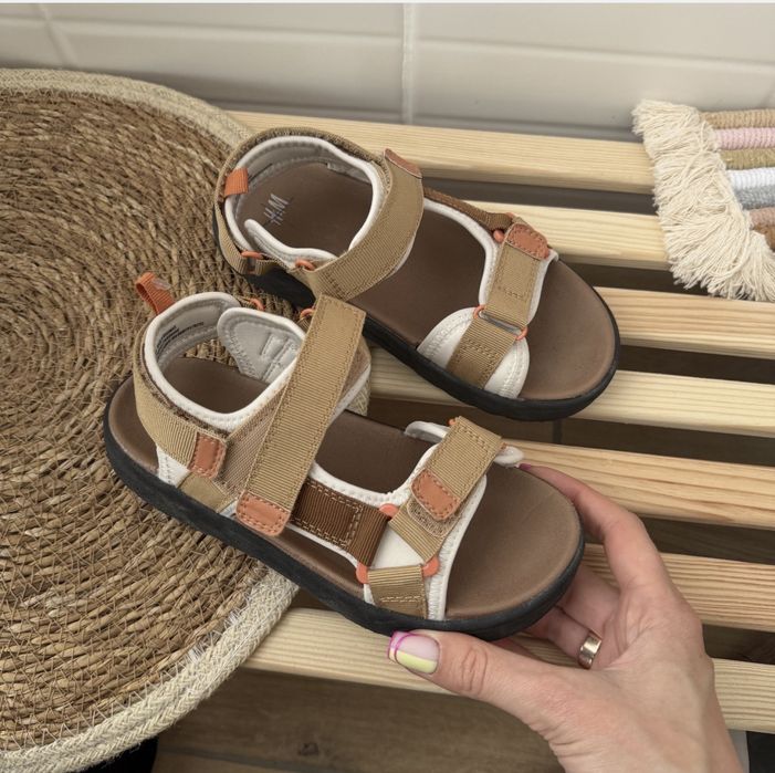 Босоніжки H&M сандалі