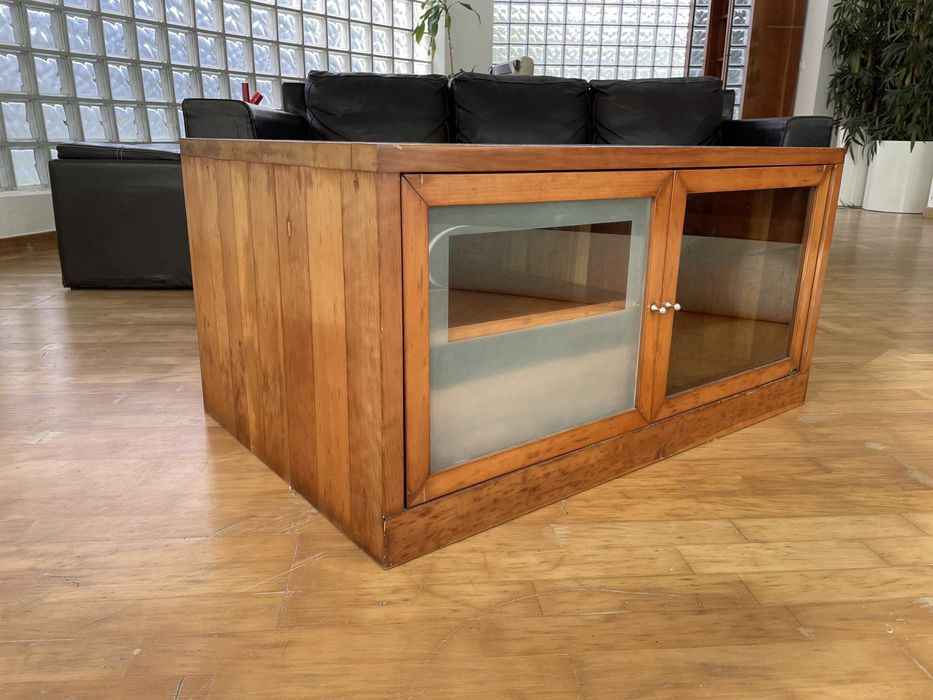 Móvel de TV madeira cerejeira maciça