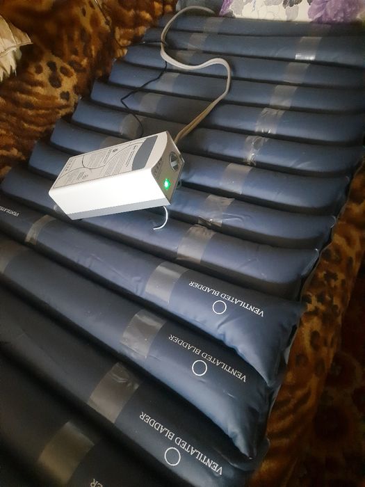 Протипролежневий матрац секції.